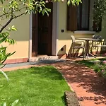 Casa de Férias The Yellow House Costermano